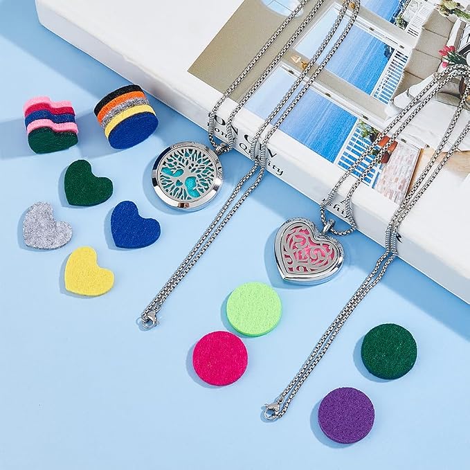 SUPERFINDINGS 2 Styles Essential Oil Necklaces Perfume Pendant Necklaces with 20 Felt Pads Diffuser Locket Necklace Essential Oil Jewelry Gift Perfume Pendant Aromatherapy Necklace for Women Men