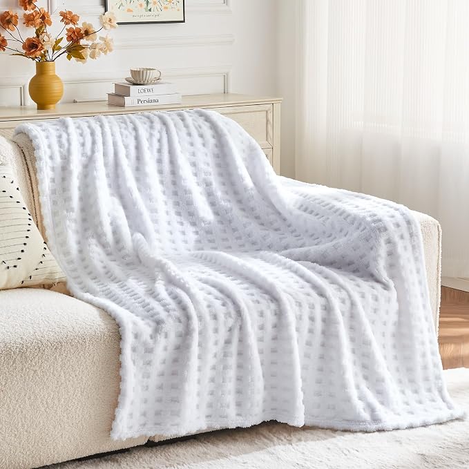 NEWCOSPLAY 3D Waffle Checkered Flannel King Blanket, White, 90"x110" | Super Soft Cute Lightweight Decorative Premium Silky Fleece Blanket for Couch Sofa Bed, Gift for Women Men, All Season Use