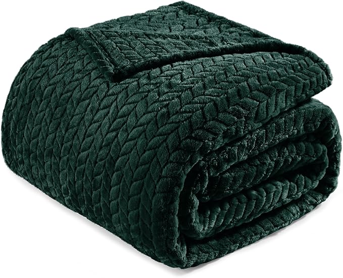 Exclusivo Mezcla Soft Fleece Bed Blanket King Size, 90”x104”, Forest Green | Cozy Fluffy Lightweight Blankets for Summer, Decorative Plush Flannel Throws for Living room, Bedroom with Leaves Pattern