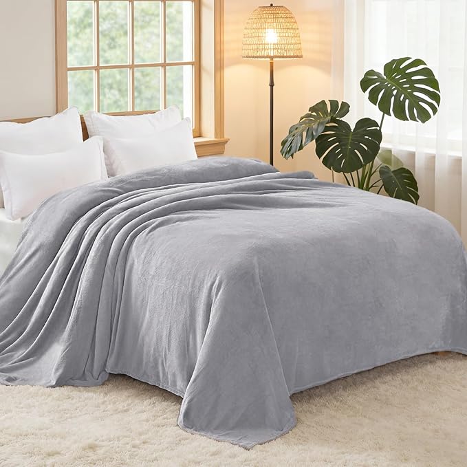 Exclusivo Mezcla Soft Fleece Blanket King Size for Bed, Light Grey | 104x90 Inches, Double-Sided Brushed Flannel, Lightweight Plush Cozy Blanket for Home Decor, All Season, Machine Washable