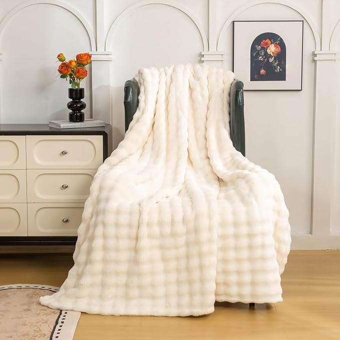 YUSOKI 3D Fleece Bubble Throw Blanket,Ivory, 50"x60" | Ultra Soft, Non-Shedding, Lightweight for All Season Use, stays fluffy after repeated washes, Perfect Gifts, Machine Washable