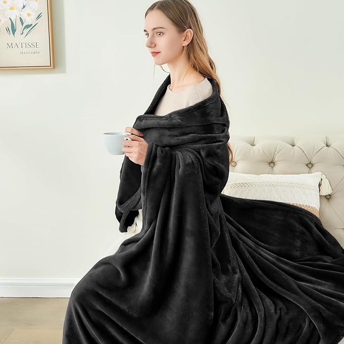 BEDELITE Fleece Blanket Soft Plush Throw for Couch Black 50"x60" | Ultra Soft Fleece, Plush Microfiber, Lightweight Warmth, All Season Comfort, Fade Resistant, Machine Washable, Couch Sofa Bed
