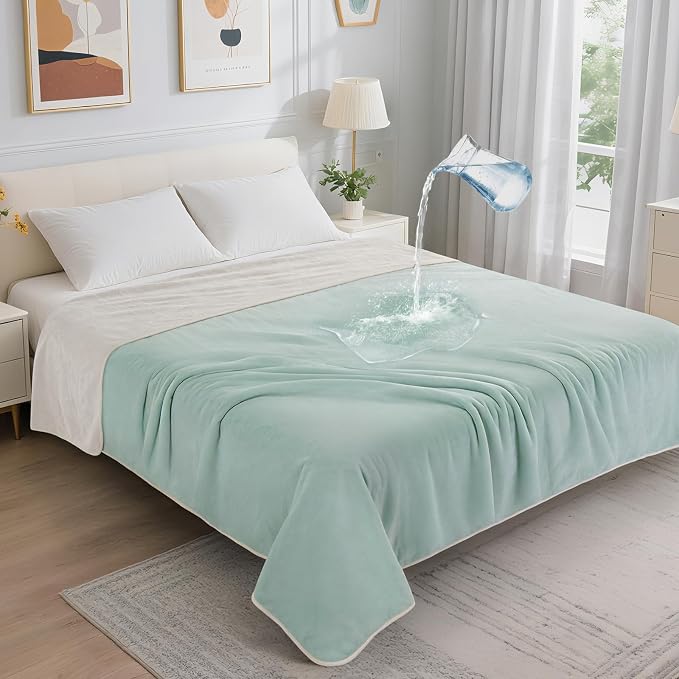 LOOBANI King Size Waterproof Blanket, Oversized Bed Cover, 85"x108", Green | Reversible Flannel Dog Blankets for Large Dogs, Spill-Proof Couch Cover for Family Movie Nights, Camping, Travel, Noise Free