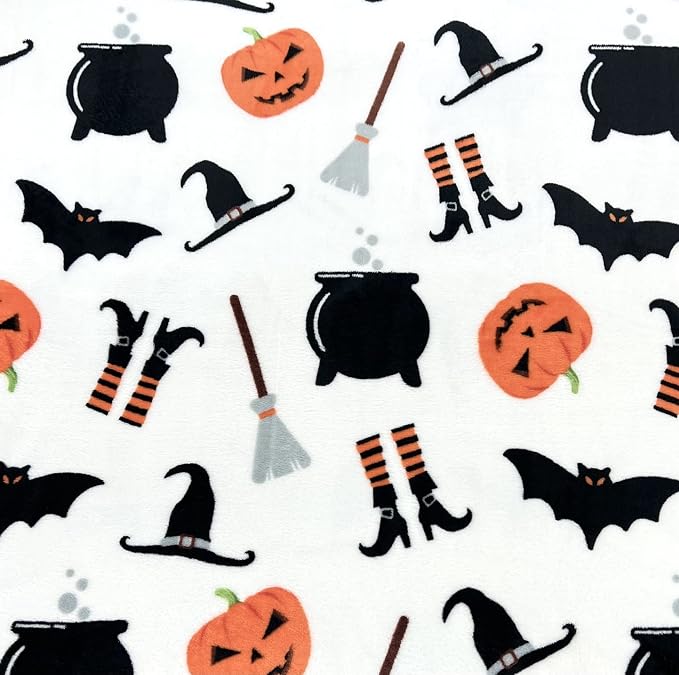 Halloween Cute Witch Fleece Throw Blanket, JackOLantern Bats, 50x60 | Soft velvet fleece throw blanket with witches hat, Jack O Lantern, and black bats design - Perfect for Halloween décor