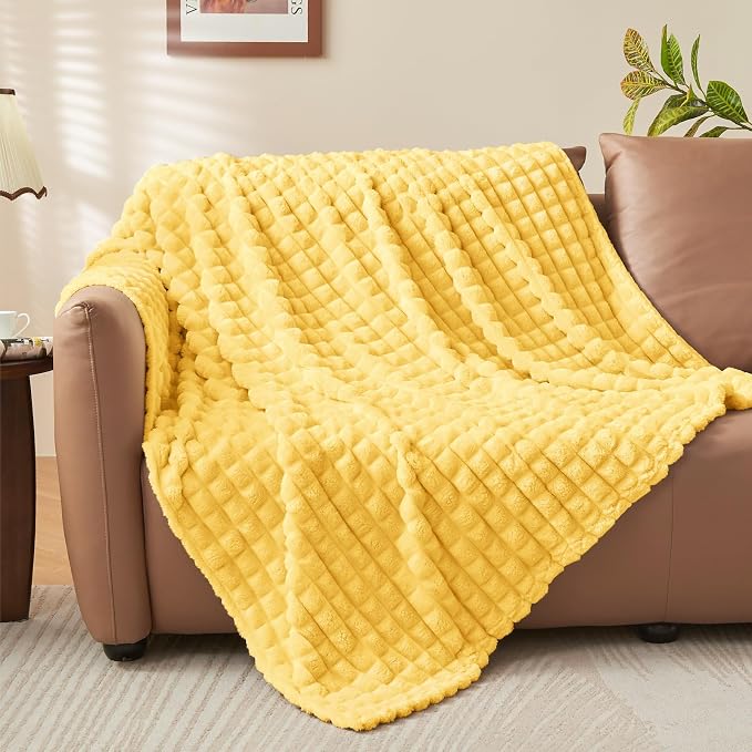 BEDELITE Light Yellow Checked Fleece Twin Throw Blanket for Bed, 60x80 Inch | Soft Warm Fuzzy Fluffy Blanket for Couch Sofa, Lightweight Plush Cozy Throws for Home Room Decor, Gift for Women, All Season