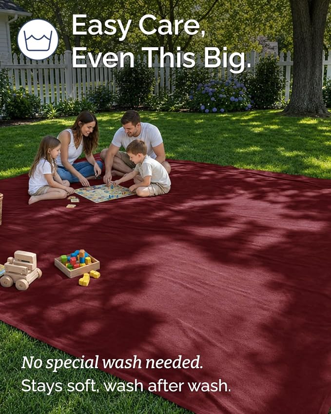 Ultra Soft Fleece Blanket Giant Blanket Size - Flannel Fleece Luxury Blanket - Lightweight for Couch Bed Chair - Thick, Warm and Breathable - All Season Cozy, Burgundy