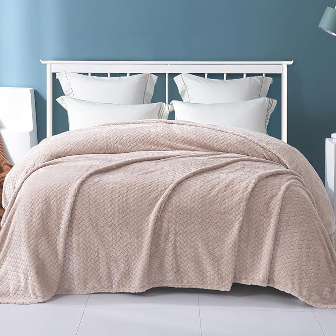 Exclusivo Mezcla Soft Fleece Bed Blanket Twin Size, 60”x80”, Camel | Cozy Fluffy Lightweight Blankets for Summer, Decorative Plush Flannel Throws for Living room, Bedroom with Leaves Pattern