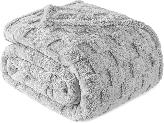 Exclusivo Mezcla 3D Checkered Fleece Queen Blanket for Bed, Light Grey | Super Soft and Cozy Fluffy Blanket, Lightweight, Breathable, Decorative Blanket for Living Room, Bedroom, All Season, 90"x90"