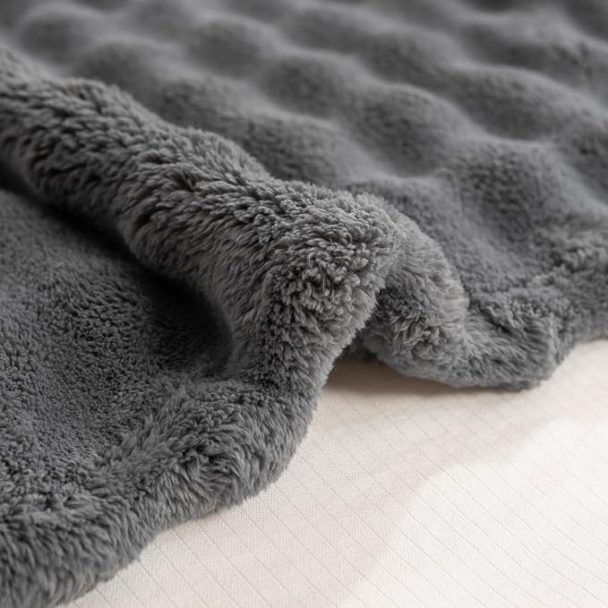 YUSOKI 3D Fleece Bubble Queen Size Blanket,Grey, 90"x90" | Ultra Soft, Non-Shedding, Lightweight for All Season Use, stays fluffy after repeated washes, Perfect Gifts, Machine Washable