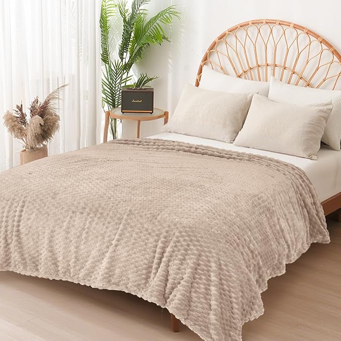 Vessia Flannel Fleece Twin Size Blanket(60x80 inch), 3D Jacquard Camel Fuzzy and Warm Blanket for Couch,Sofa,Bed,Chair, 300GSM Super Soft Touch Cozy Lightweight Bed Decor for All-Season