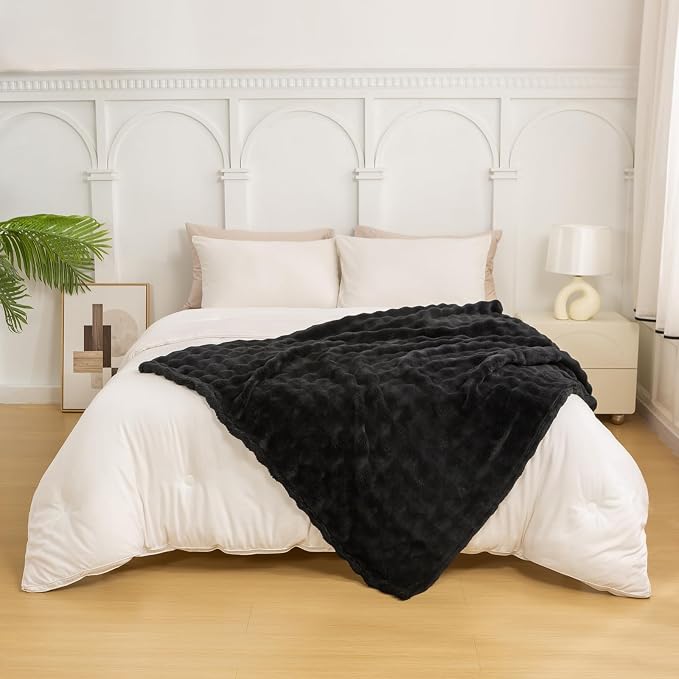YUSOKI 3D Fleece Bubble Throw Blanket,Black, 50"x60" | Ultra Soft, Non-Shedding, Lightweight for All Season Use, stays fluffy after repeated washes, Perfect Gifts, Machine Washable