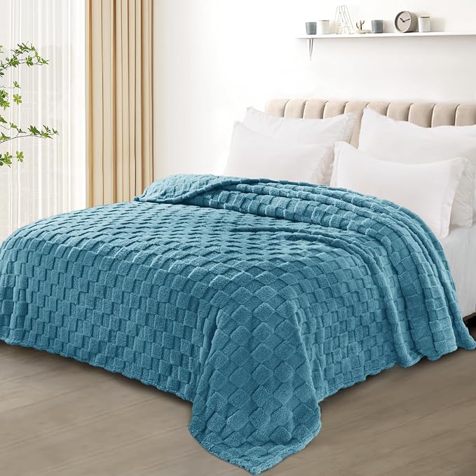 Exclusivo Mezcla 3D Checkered Fleece Twin Blanket for Bed, Slate Blue | Super Soft and Cozy Fluffy Bed Blanket, Cute Fuzzy Blanket for Teens Back to School, Dorm Essentials, All Season, 60"x80"