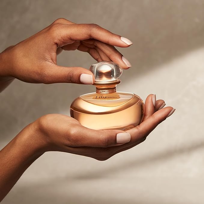 O Boticário Lily Lumiere Eau de Parfum - Long Lasting Perfume for Women - 2.5 oz / 75 ml, Premium Brazilian Floral Fragrance with Orange Blossom & Lily, Radiant Signature Scent, Women's Perfume Gift