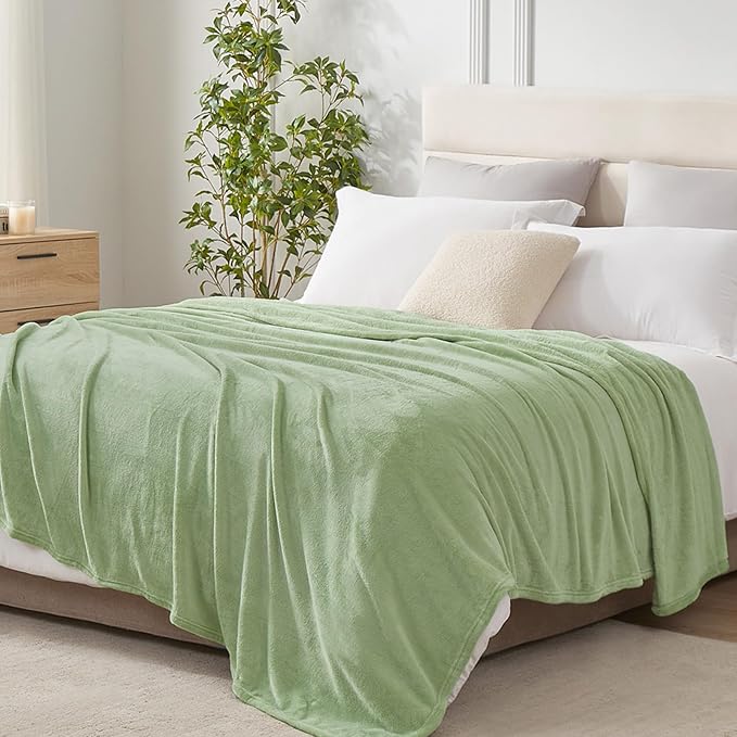 Hansleep Twin Sage Green Fleece Blanket, Soft Flannel Bed Blanket | Fuzzy Cozy Blanket 60x80 Inches, Multi-use for Bed, Sofa, Couch, Travel, Camping, All Season Warm Lightweight Cover