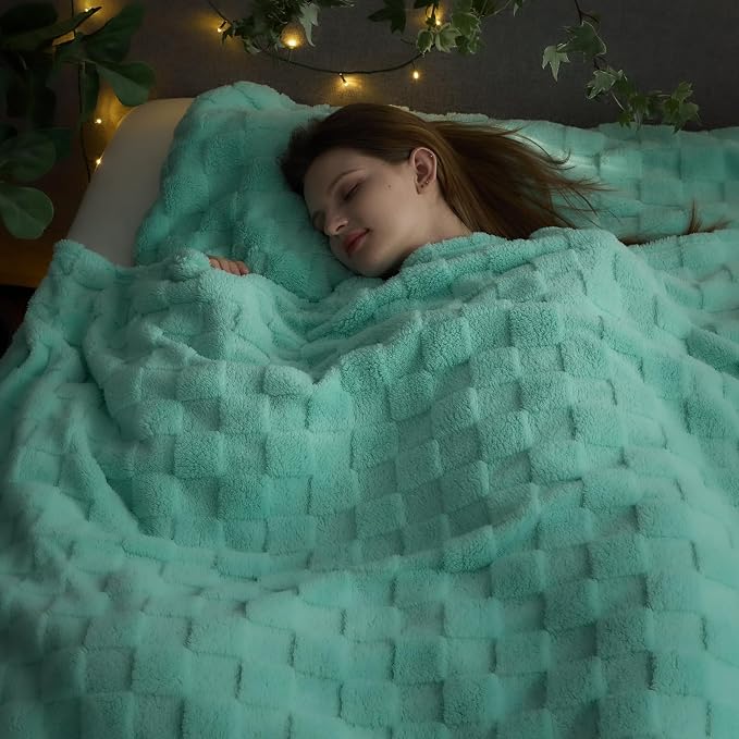 NEWCOSPLAY 3D Checkered Flannel Queen Blanket, Aqua Checkered, 90"x90" | Super Soft Cute Lightweight Decorative Premium Silky Fleece Blanket for Couch Sofa Bed, Gift for Women Men, All Season Use