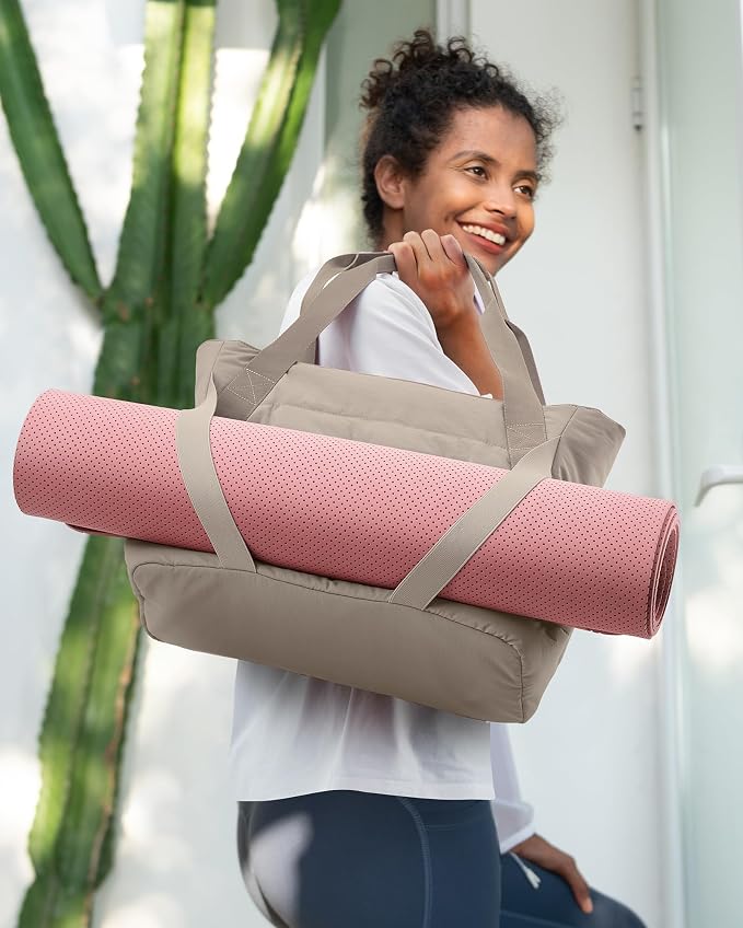 BAGSMART Tote Bag for Women with Zipper and Yoga Mat Straps Quilted Gym Tote for Travel, Work, Sport
