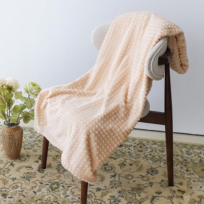 Simple&Opulence Ivory Throw Blanket for Couch-Super Soft Fluffy Blankets for Women 50x70 Inches Cozy Lightweight Fleece Blanket for Home Decor
