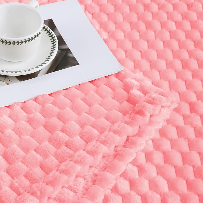 Bnuitland Soft Flannel Throw Blanket(50X70 inches), 3D Jacquard Fluffy Lightweight Fleece Blanket for Couch,Sofa,Bed, 300 GSM Super Cozy Warm for All Season Home Decor,Light Pink