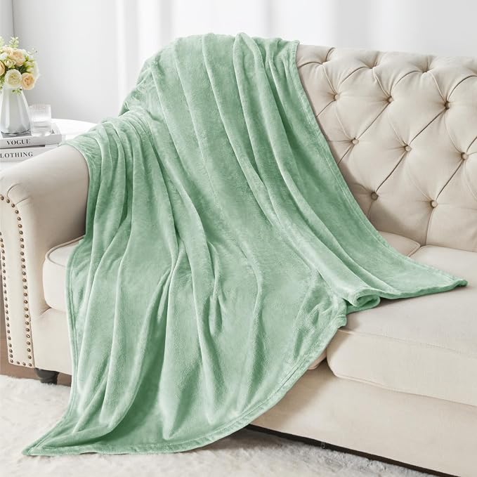 BEDELITE Fleece Blanket Soft Plush King Bed Blanket Mint Green 108"x90" | Ultra Soft Fleece, Plush Microfiber, Lightweight Warmth, All Season Comfort, Fade Resistant, Machine Washable