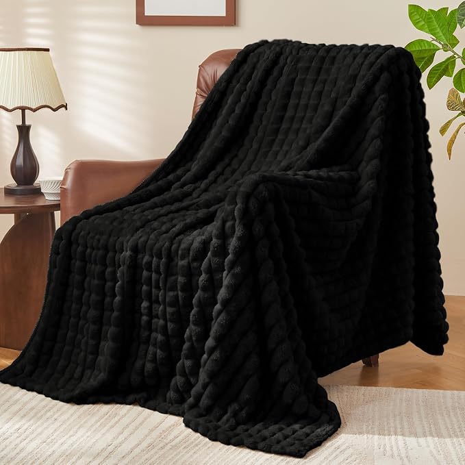 BEDELITE 3D Checked Black Fleece Twin Throw Blanket for Bed, 60x80 Inch | Soft Warm Fuzzy Fluffy Blanket for Couch Sofa, Lightweight Plush Cozy Throws for Home Room Decor, Gift for Women, All Season