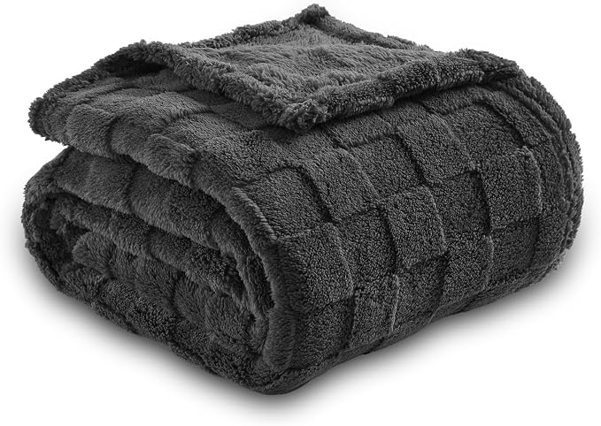 NEWCOSPLAY 3D Checkered Flannel King Blanket, Dark Grey, 90"x110" | Super Soft Cute Lightweight Decorative Premium Silky Fleece Blanket for Couch Sofa Bed, Gift for Women Men, All Season Use