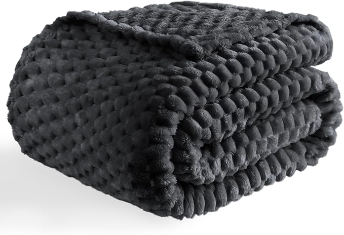 Bnuitland Black Flannel Throw Blanket (50X70 inches), 300 GSM Fleece Cozy Warm Soft Home Decor Lightweight Bed Sofa Blanket for Adults, Suitable for All Seasons.