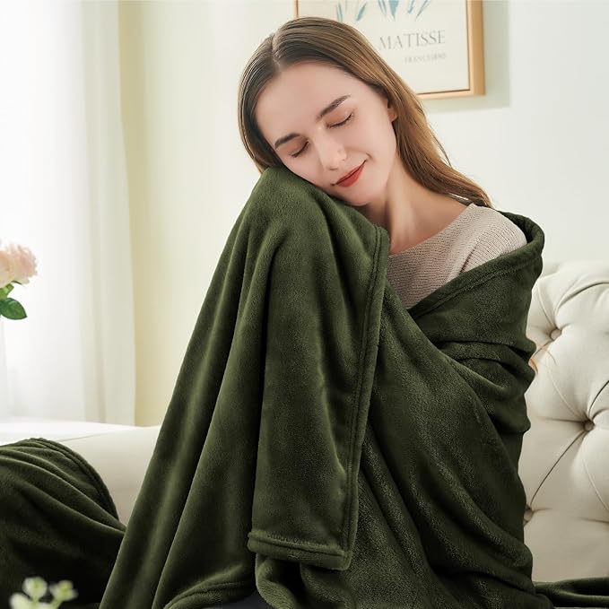 BEDELITE Fleece Blanket Soft Plush Throw for Couch Olive Green 50"x60" | Ultra Soft Fleece, Plush Microfiber, Lightweight Warmth, All Season Comfort, Fade Resistant, Machine Washable, Couch Sofa Bed