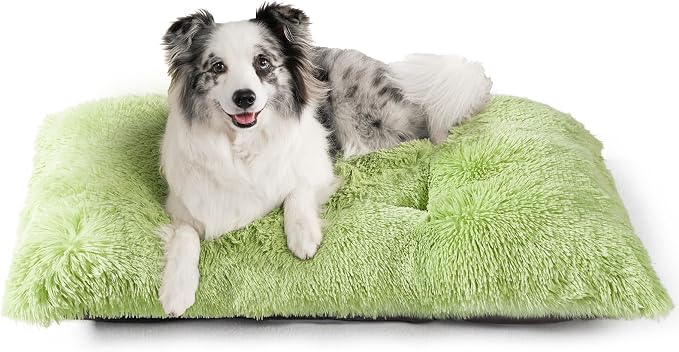 EHEYCIGA Fluffy Dog Crate Bed for Large Dogs, Plush Faux Fur Pad, Green | Calming Anti Anxiety Large Dog Crate Bed, Washable Soft Warm Mat with Non-Slip Bottom