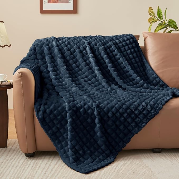 BEDELITE 3D Checked Navy Fleece Twin Throw Blanket for Bed, 60x80 Inch | Soft Warm Fuzzy Fluffy Blanket for Couch Sofa, Lightweight Plush Cozy Throws for Home Room Decor, Gift for Women, All Season