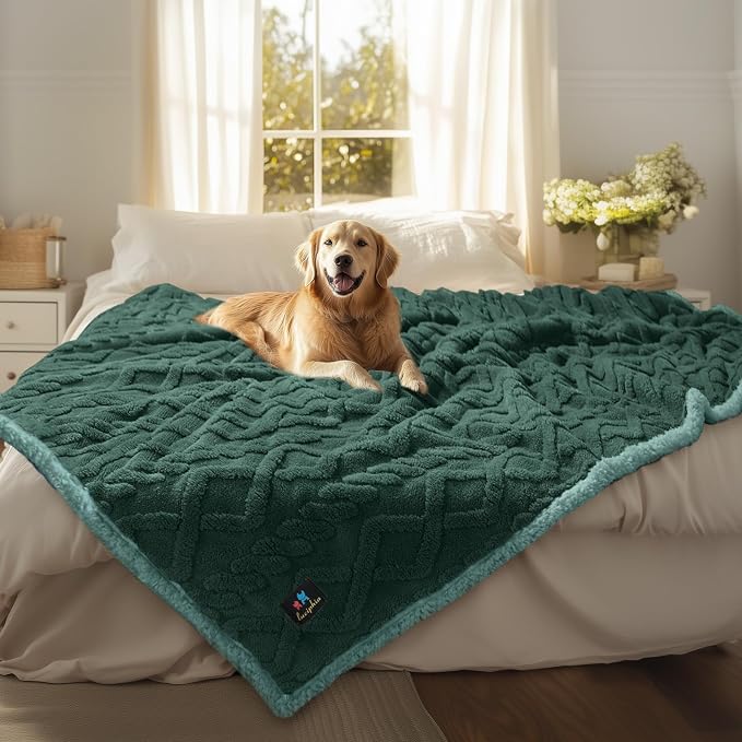 Luciphia Waterproof Blanket for Twin Bed Reversible Fleece Couch Cover | Reversible waterproof pet blanket with soft Sherpa fleece; machine washable, protect couch bed car, Green-thicken 85" x 57"