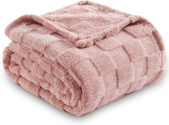 NEWCOSPLAY 3D Checkered Flannel Throw Blanket, Pink Checkered, 50"x70" | Super Soft Cute Lightweight Decorative Premium Silky Fleece Blanket for Couch Sofa Bed, Gift for Women Men, All Season Use