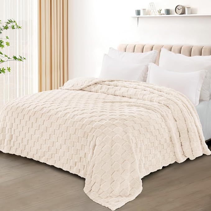 Exclusivo Mezcla 3D Checkered Fleece King Blanket for Bed, Ivory | Super Soft and Cozy Fluffy Blanket, Lightweigh and Breathable Blanket for Living Room, Bedroom, Decor, All Season, 104"x90"