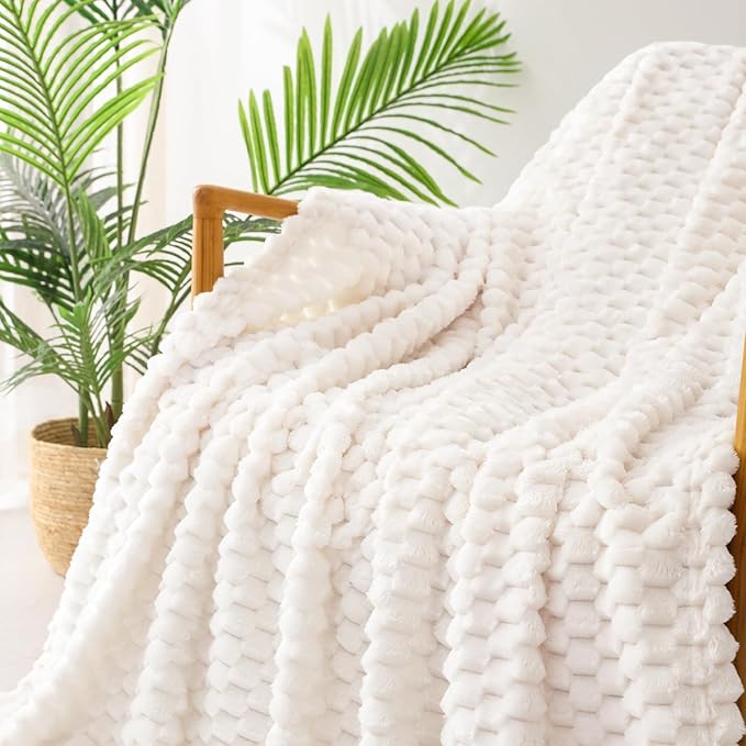 Exclusivo Mezcla 3D Fleece California King Blanket for Bed, Ivory | Oversized Soft Fuzzy Plush Lightweight Bed Blankets, Cozy Fluffy Decorative Blankets for All Seasons, 120x120 Inches