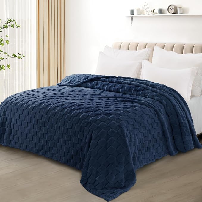 Exclusivo Mezcla 3D Checkered Fleece Twin Blanket for Bed, Navy Blue | Super Soft and Cozy Fluffy Bed Blanket, Cute Fuzzy Blanket for Teens Back to School, Dorm Essentials, All Season, 60"x80"