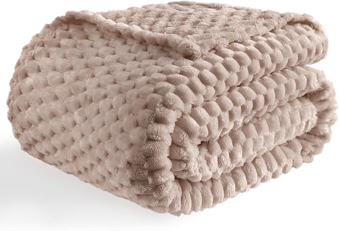 Bnuitland Light Brown Flannel Throw Blanket (50X70 inches), 300 GSM Fleece Cozy Warm Soft Home Decor Lightweight Bed Sofa Blanket for Adults, Suitable for All Seasons.