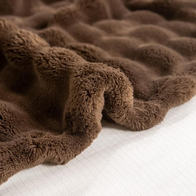 YUSOKI 3D Fleece Bubble Throw Blanket,Brown, 50"x60" | Ultra Soft, Non-Shedding, Lightweight for All Season Use, stays fluffy after repeated washes, Perfect Gifts, Machine Washable