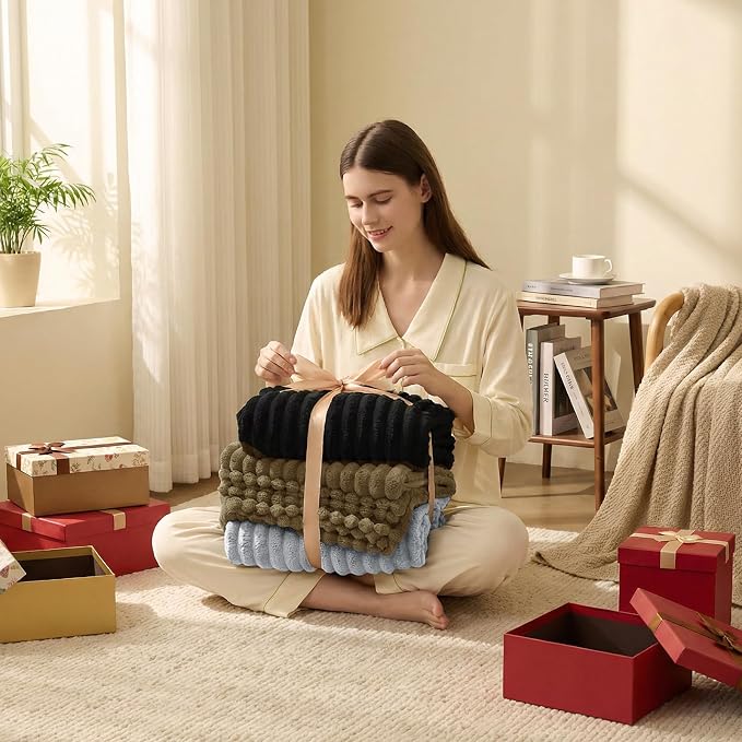 HIMEET Light Grey Queen Blanket for Bed, 300GSM Ribbed Fleece, 90 x 90 in | Ultra Soft Flannel, All-Season Lightweight Warmth, Cozy Bed Coverage & Bedroom Decor, Gift for Men & Women, Machine Washable