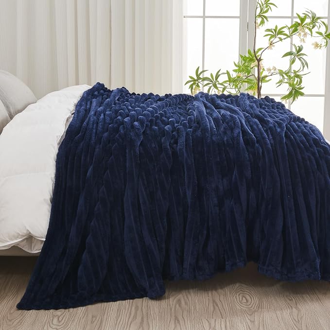 NEWCOSPLAY Fleece Ribbed Cozy King Blanket for Couch, Dark Navy, 90"x110" | Premium Silky Flannel Blanket, Soft Lightweight Fluffy Throw Blanket for Bed Sofa Decor, Gift for All Season Use
