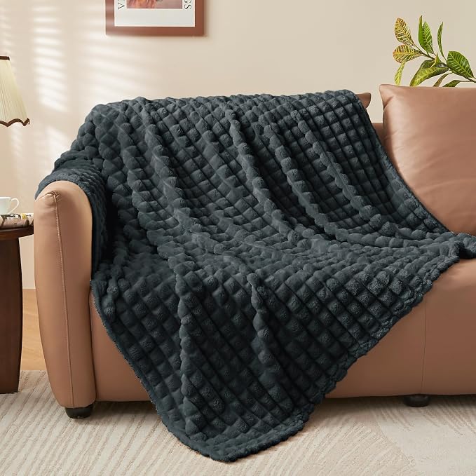 BEDELITE Update Black Checked Fleece Twin Throw Blanket for Bed, 60x80 Inch | Soft Warm Fuzzy Fluffy Blanket for Couch Sofa, Lightweight Plush Cozy Throws for Home Room Decor, Gift for Women, All Season