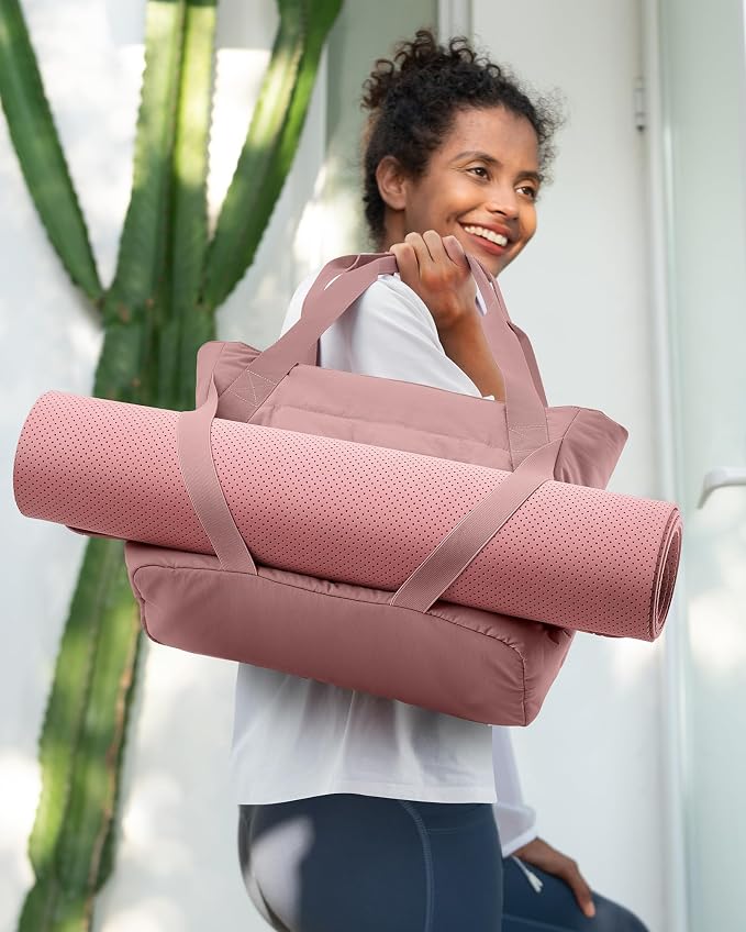 BAGSMART Tote Bag for Women with Zipper and Yoga Mat Straps Quilted Gym Tote for Travel, Work, Sport