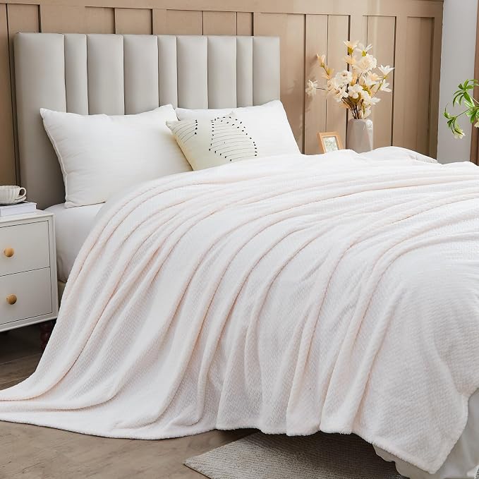 NEWCOSPLAY Fleece Leaves Pattern Twin Blanket, Ivory, 60"x80" | Super Soft Throw Blanket, Lightweight Cozy Bed Sofa Blanket, Premium Silky Flannel Fleece, Travel Blanket for All Season Use