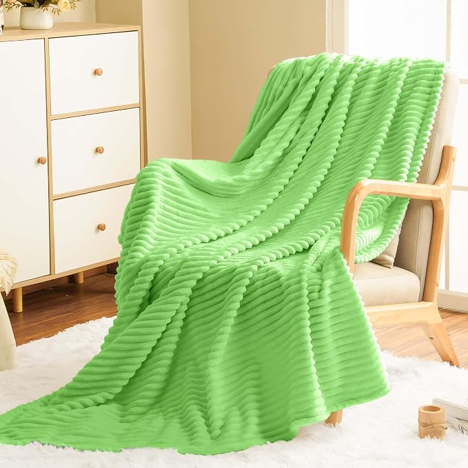 Vessia Flannel Fleece Throw Blanket for Couch,Sofa,Bed, 300GSM Microfiber Green Striped Chair Blanket for Adults and Kids, Super Soft Warm Cozy Lightweight Ribbed Throw for All-Season