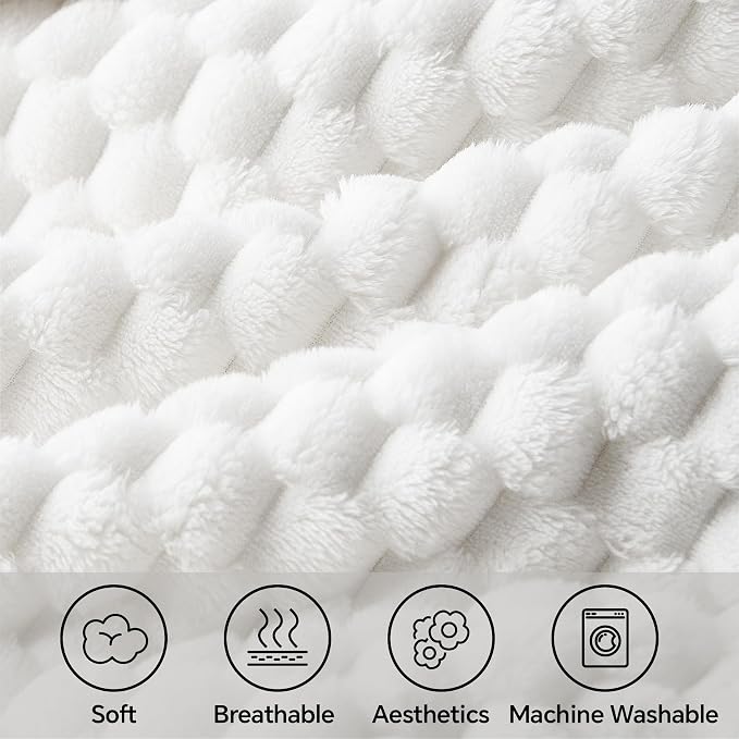 BEDELITE White King Blanket for Bed, Soft Cozy Gifts for Women, 108 * 90 | 3D Jacquard Decorative Fleece Blanket, Super Soft Plush Throws, Cute Birthday Gift for Women & Men, Suitable for All Seasons