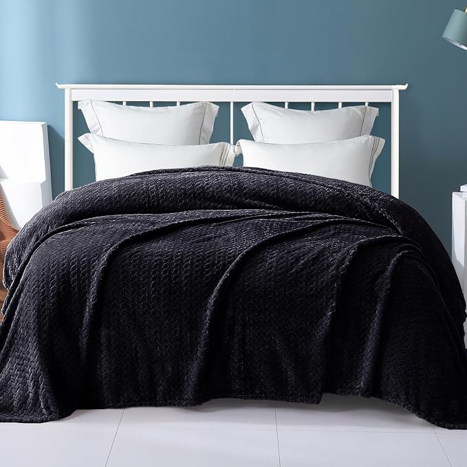 Exclusivo Mezcla Soft Fleece Bed Blanket Queen Size, 90”x90”, Black | Cozy Fluffy Lightweight Blankets for Summer, Decorative Plush Flannel Throws for Living room, Bedroom with Leaves Pattern