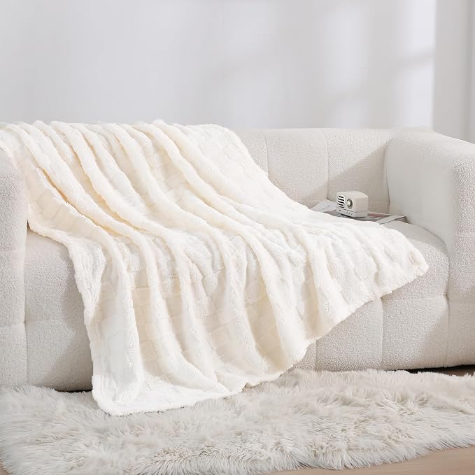 White Fleece Throw Blanket 50”×70”Checkered Design for Couch Sofa | Super Soft Cozy Plush Microfiber 3D Square Pattern Flannel Blanket for Bed Lightweight for Adults,Women