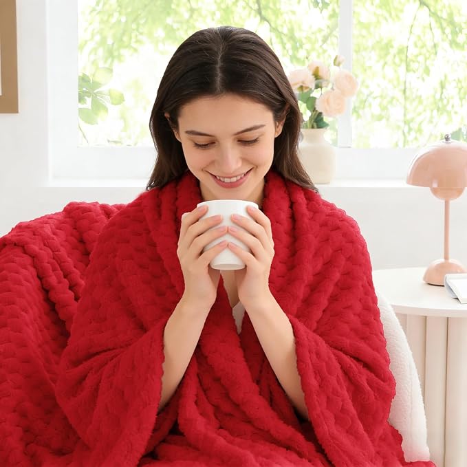 BEDELITE Red Throw Blanket for Couch, Soft Cozy Gifts for Women, 50 * 60 | 3D Jacquard Decorative Fleece Blanket, Super Soft Plush Throws, Cute Birthday Gift for Women & Men, Suitable for All Seasons