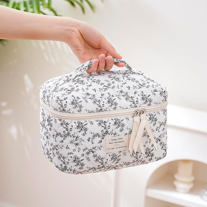uekeboag Large Travel Quilted Makeup Bag for Women, Floral Cotton Cosmetic Bag, Coquette Aesthetic Floral Toiletry Organizer Bag