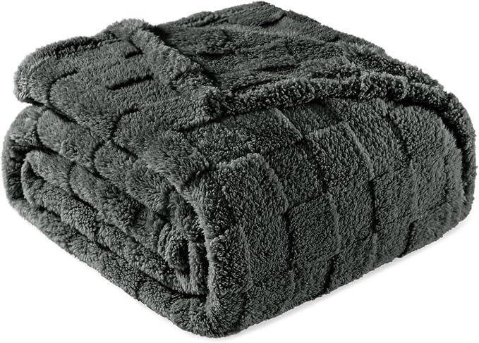 Exclusivo Mezcla 3D Checkered Fleece King Blanket for Bed, Dark Grey | Super Soft and Cozy Fluffy Blanket, Lightweigh and Breathable Blanket for Living Room, Bedroom, Decor, All Season, 104"x90"