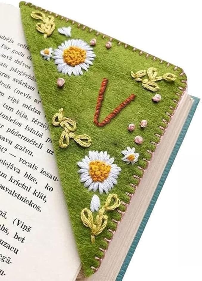 MOTEERLLU Personalized Hand Embroidered Corner Bookmark,Felt Triangle Page Stitched Handmade Bookmark,Unique Cute Flower Letter Embroidery Bookmarks Accessories for Book Lovers(Summer-v)