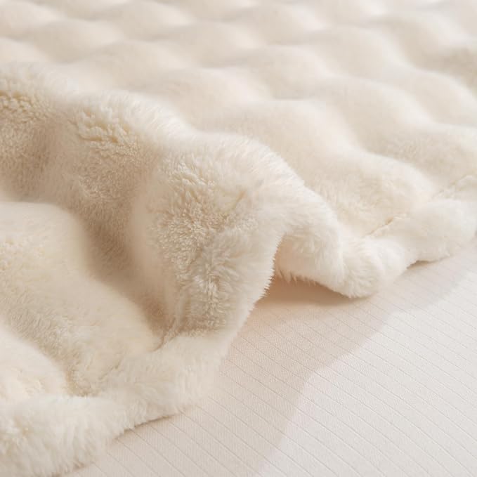 YUSOKI 3D Fleece Bubble Throw Blanket,Ivory, 50"x60" | Ultra Soft, Non-Shedding, Lightweight for All Season Use, stays fluffy after repeated washes, Perfect Gifts, Machine Washable